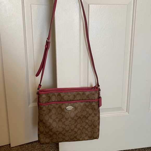 File Crossbody Coach Bag - Picture 4 of 5